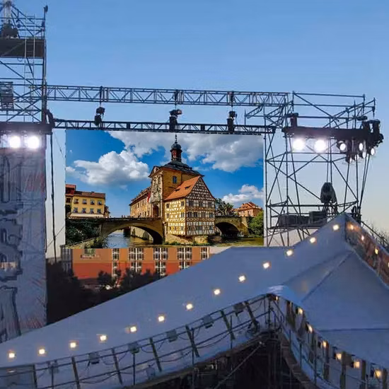 Аренда полноцветной наружной наружной рекламы Изогнутый цифровой мобильный гибкий SMD плакат сценическое окно ТВ светодиодная панель со сменным светодиодным ЖК-дисплеем Цена